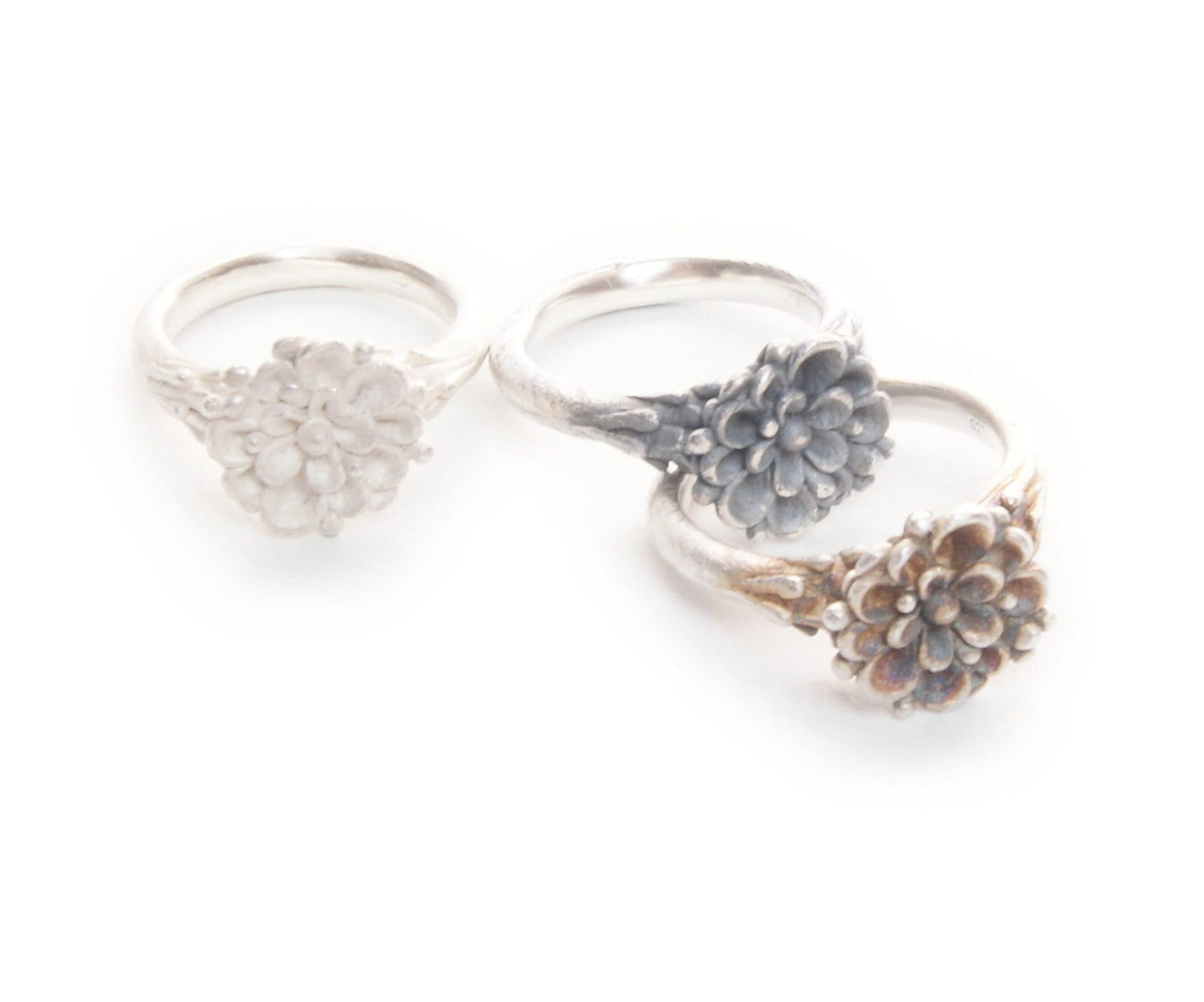Modern Floral Silver Ring – Seamless Flower Petal Pattern Band
