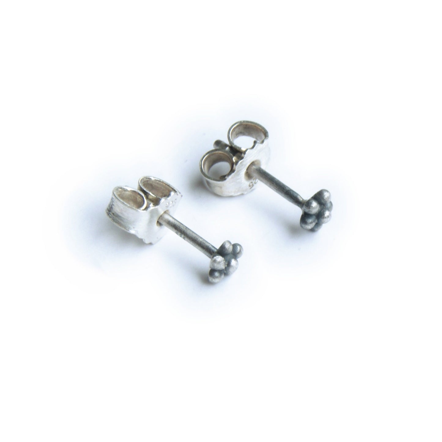 Blackened 925 Silver Flower Earrings: Minimalist Studs