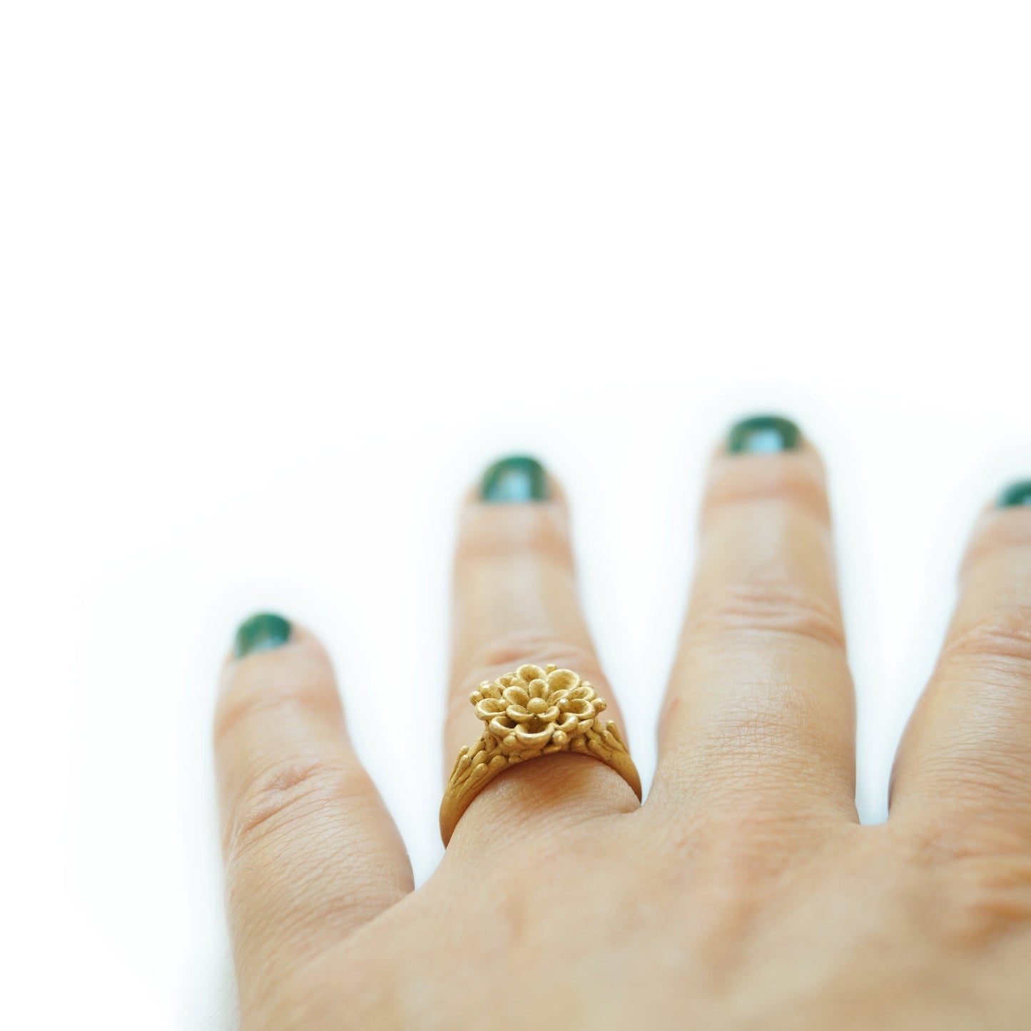 Modern Floral Silver Ring – Seamless Flower Petal Pattern Band