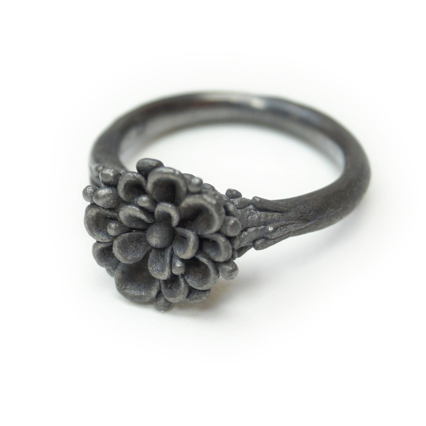 Modern Floral Silver Ring – Seamless Flower Petal Pattern Band