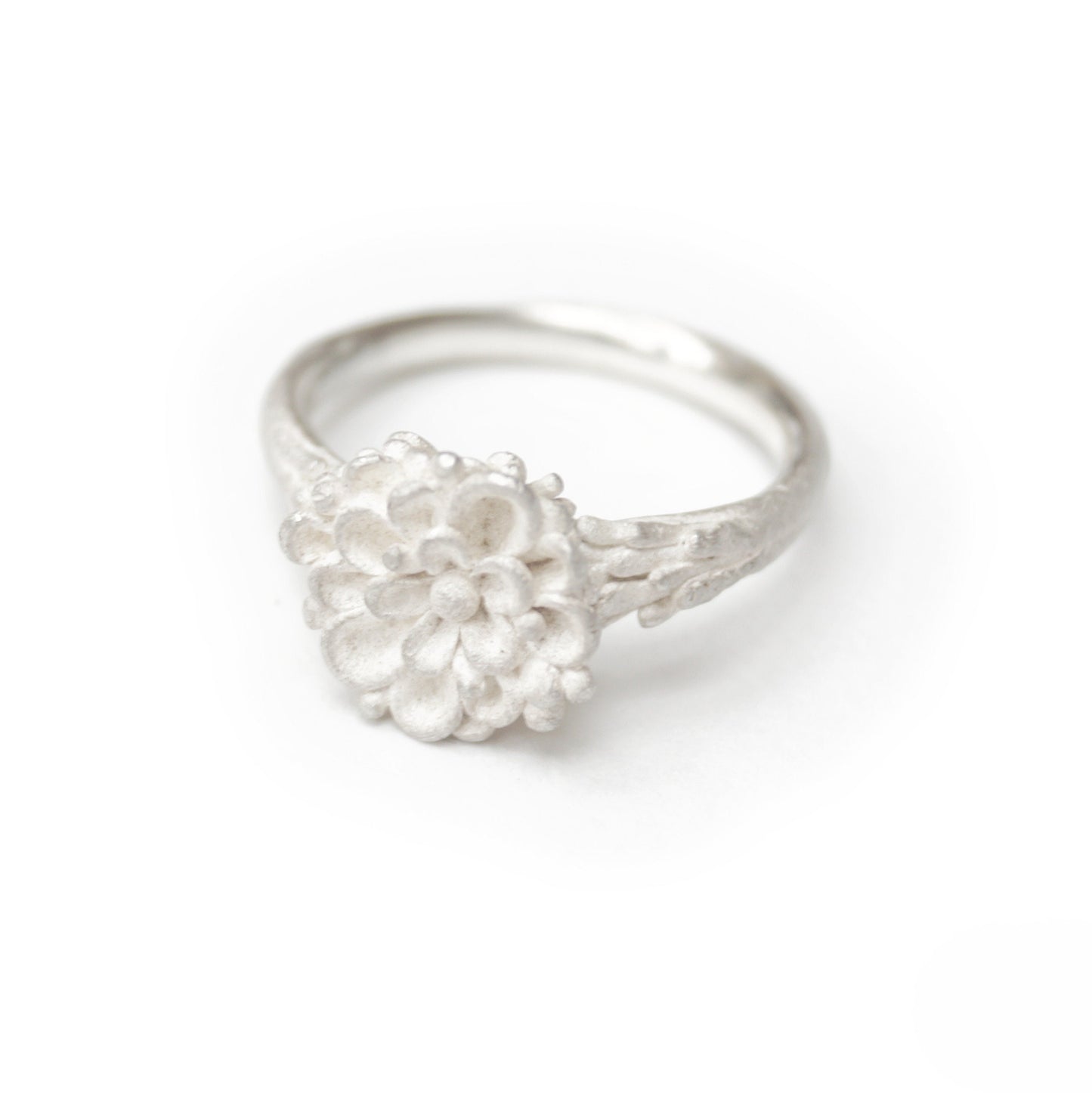 Modern Floral Silver Ring – Seamless Flower Petal Pattern Band