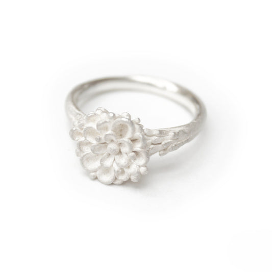 Modern Floral Silver Ring – Seamless Flower Petal Pattern Band